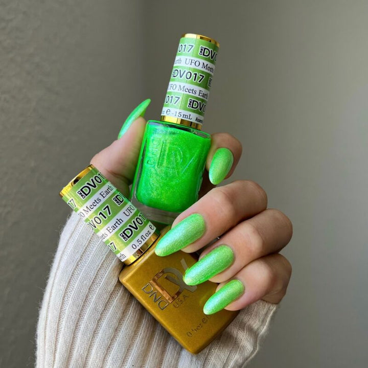 DND DIVA Gel &amp; Lacquer Duo - Ufo Meets Earth 