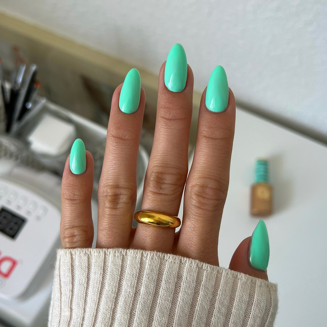DND DIVA Gel &amp; Lacquer Duo - Sound Of Rain 